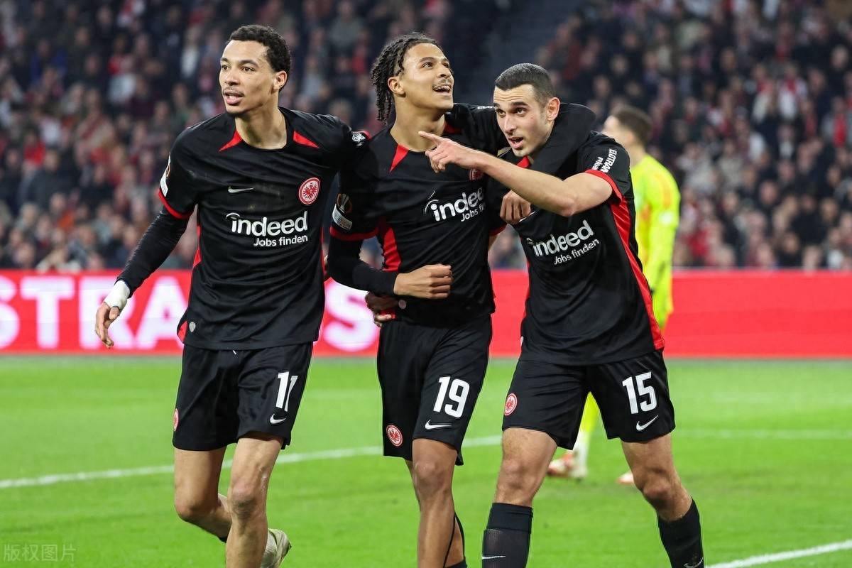 关于今晚阿贾克斯备战欧联，单刀错失细节曝光，引发热议，更衣室氛围转暖的信息-亚博棋牌